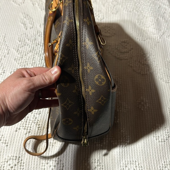 100% authentic Louis Vuitton vanity bag with rings! - Picture 8 of 17